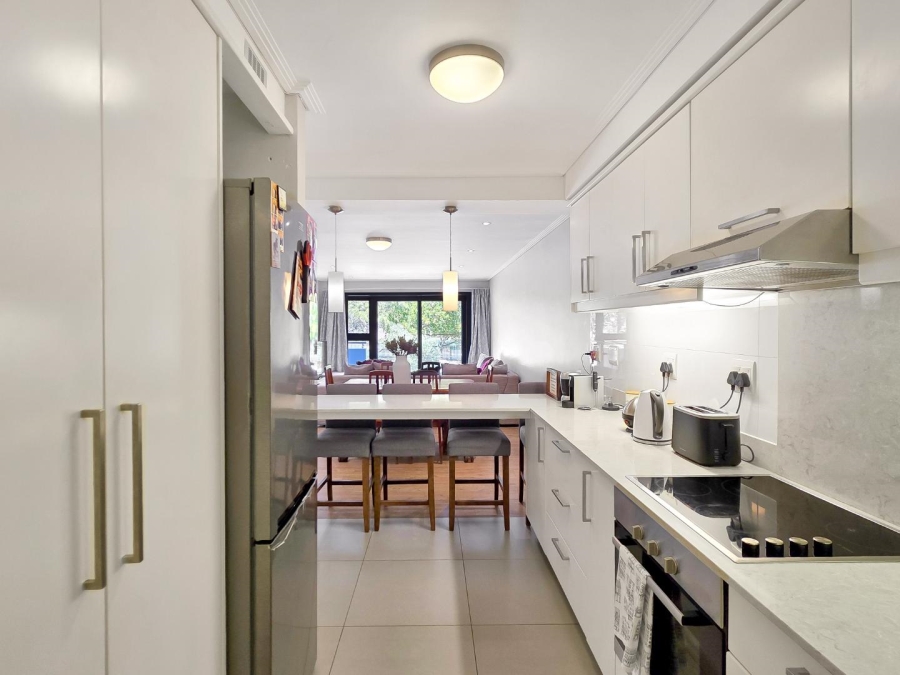 2 Bedroom Property for Sale in Vredehoek Western Cape